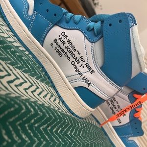 Nike Off White air Jordan 1 UNC size 4